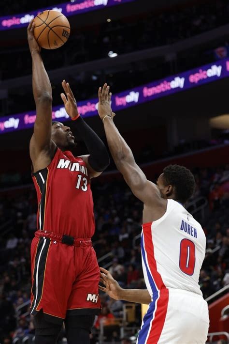 Bam Adebayo hits buzzer.